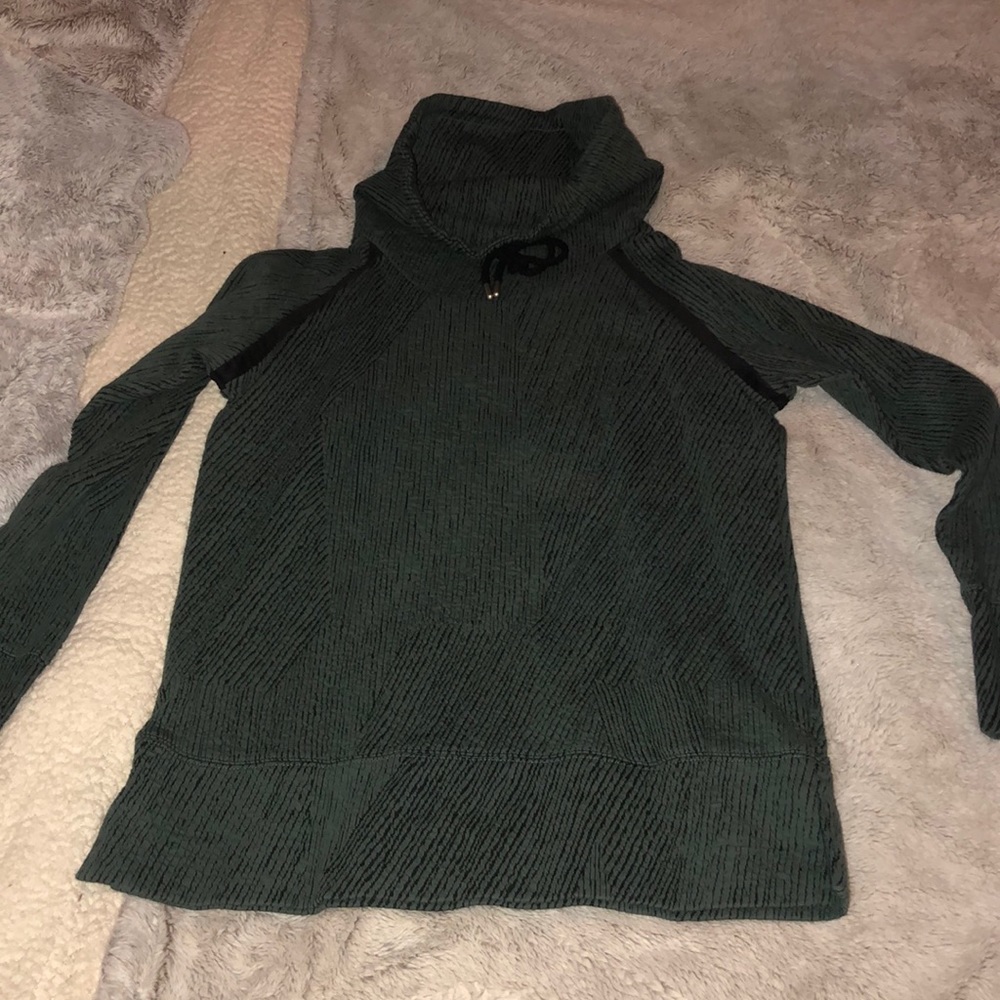 turtle neck sweatshirt